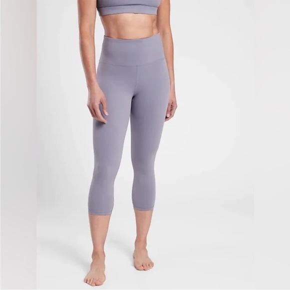 Athleta Pants - Athleta NWOT Ultra High Rise Elation Capri Leggings Gray Size M Yoga Gym Running